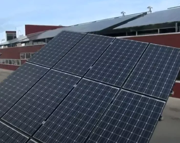 Grün heizen mit der Kraft der Sonne Grün heizen mit der Kraft der Sonne